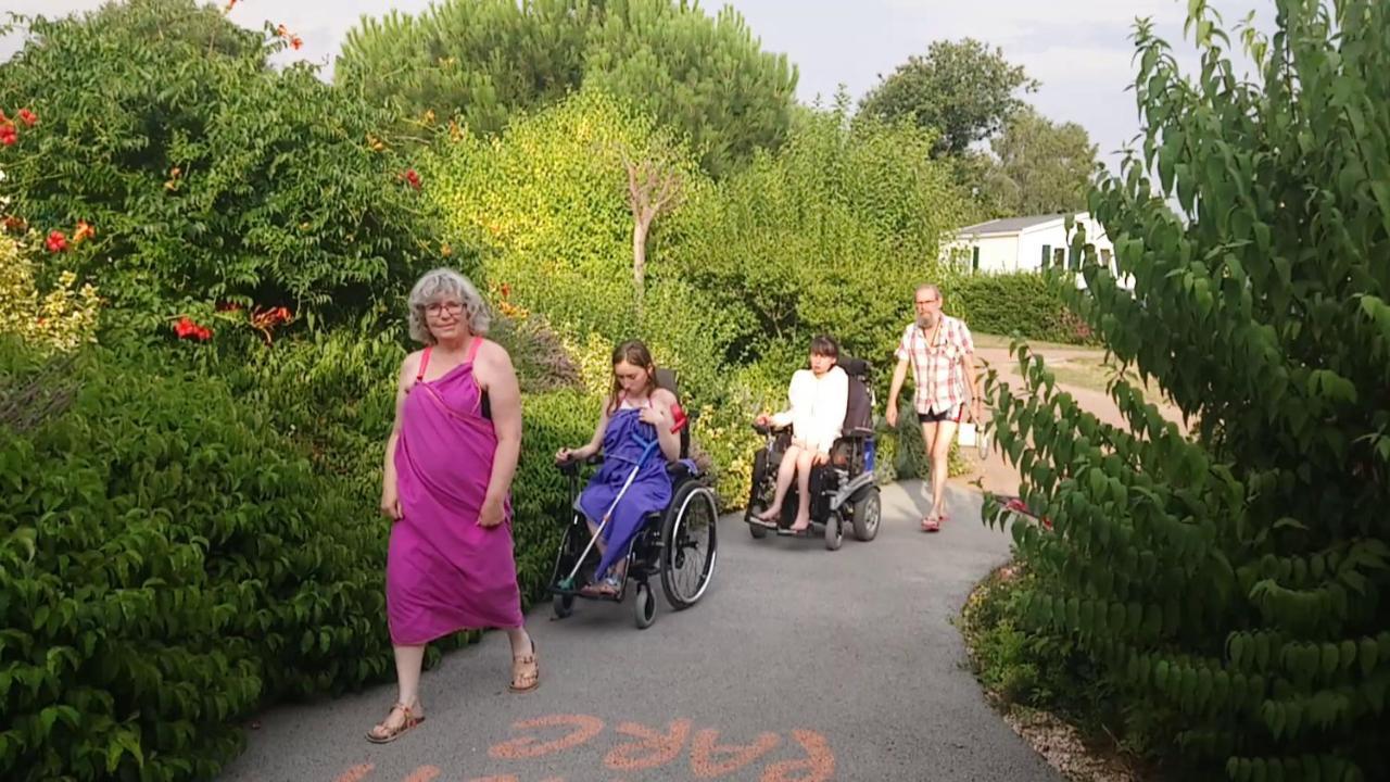 Camping L'Arada Parc Sonzay Exterior foto